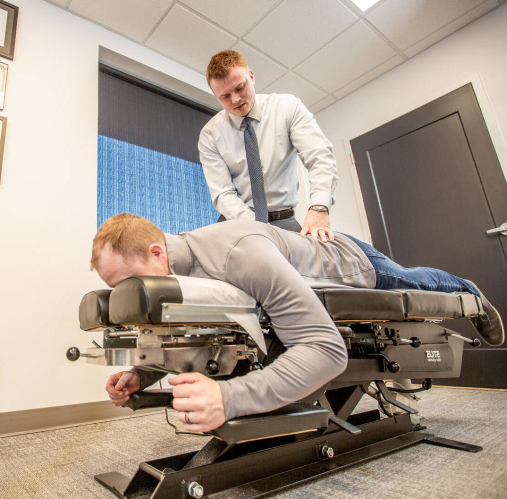 Dr. Andrew Jahner attend patients hip pain treatment